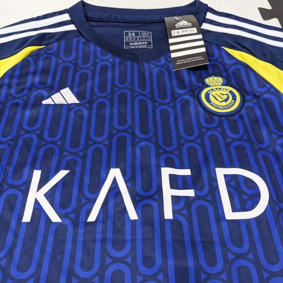 Ronaldo #7 Al Nassr FC Youth Kit - Picture 4 of 12